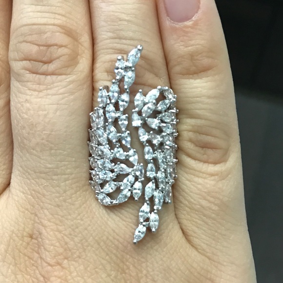 NEW💙💎ANGEL😇WINGS RING! GORGEOUS!💎💙ADJUSTABLE! - Picture 6 of 8